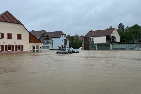 Le village de Diemeringen a été coupé en deux par les inondations, le 17 mai 2024