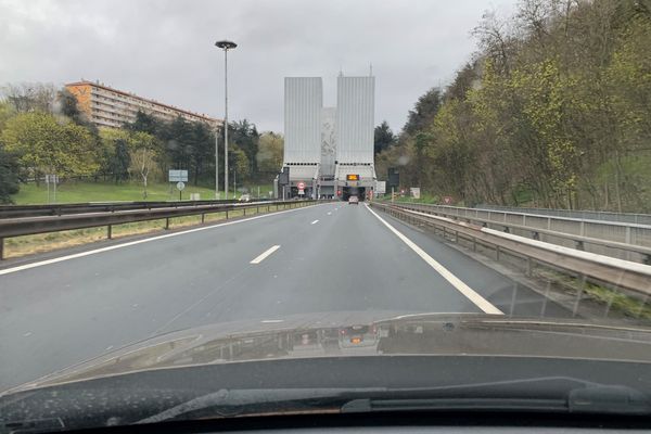 Le tunnel sous Fourvière (TSF) est fermé depuis 3:50 ce samedi 23 juillet 2022