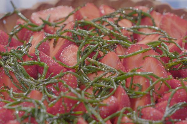 Tarte aux fraises et à la salicorne.