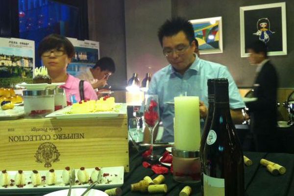 Présentation de la gamme des Vins de Loire dans un bar branché de Changsha, au sud est de la Chine. 4 mai 2015