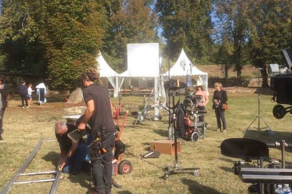 L'équipe du film "Les voeux" en tournage en Charente.