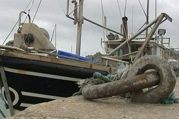 Un chalutier, au quai de Barfleur, à Cherbourg, 17 septembre 2013