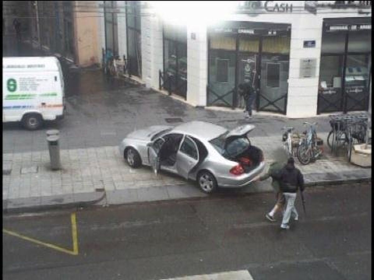 Le Spectaculaire Braquage D Un Bureau De Change Aux Assises