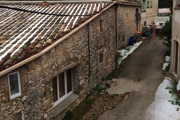 La grêle faisait encore comme une tapis neigeux ce dimanche matin à St Mathieu de Tréviers 