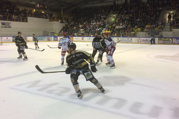 Archive : les Dragons de Rouen contre les Brûleurs de Loups