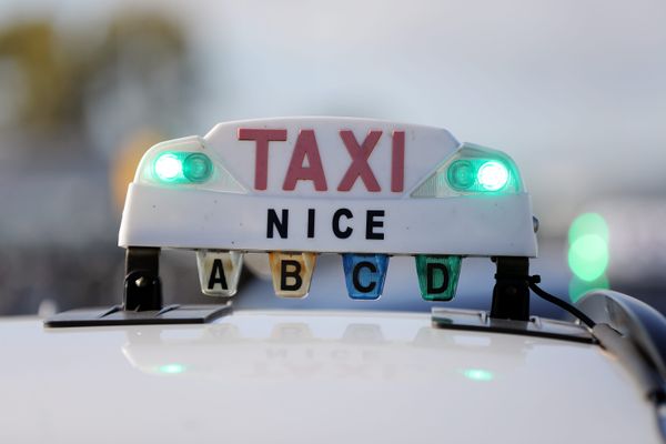 Les syndicats de taxis organisent une opération escargot à Nice, ce lundi 29 janvier. Des perturbations sont à prévoir, notamment sur l'A8, dans la matinée.