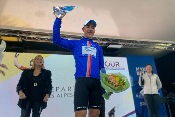 Le coureur français de 28 ans s'est imposé lors de la seconde étape. Il en profite pur prendre la première place au classement général et remporte ce premier Tour des Alpes-Maritimes.