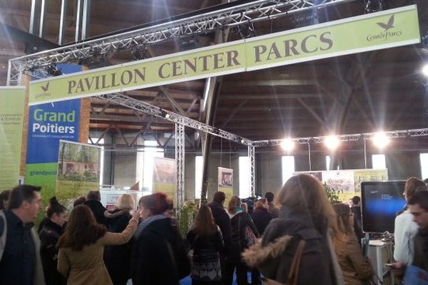 Le pavillon Center Parcs au Forum de l'emploi organisé à Poitiers