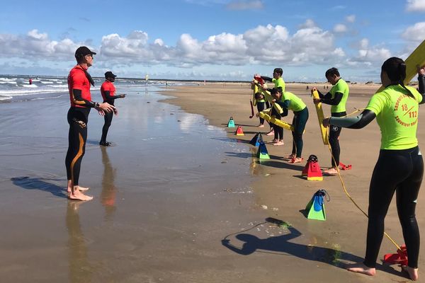 Sur quatre semaines, les futurs sauveteurs en mer sont formés par groupe de 20