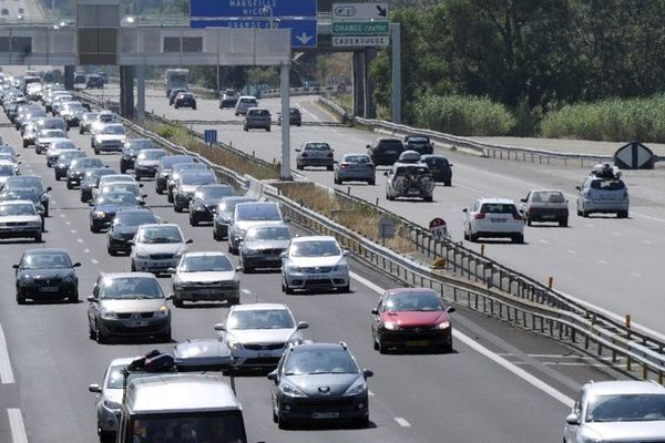 Des bouchons sur l'A7 entre Marseille et Orange durant l'été 2013. 