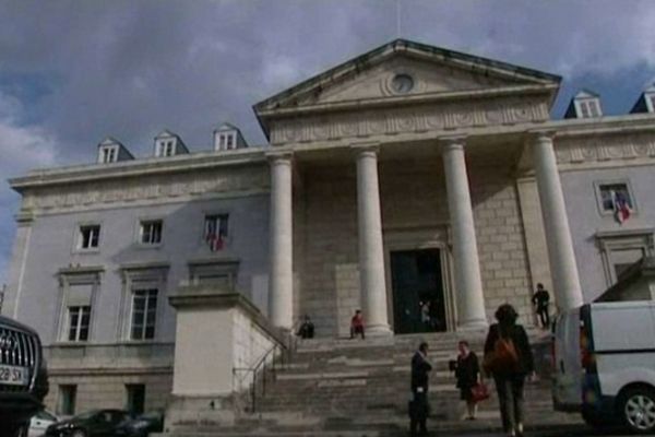 Le tribunal de Pau où se déroulera le procès entre le 28 janvier et le 8 février 2013