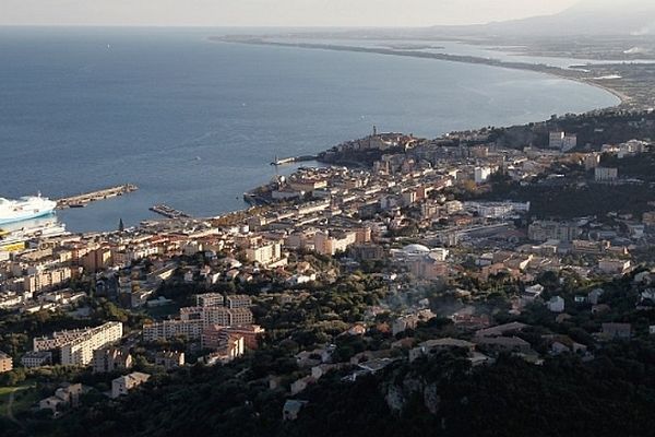 Dans les banlieues des grosses agglomérations, telle que Bastia, la hausse dépasse les 2%.