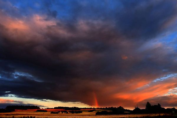 La campagne d'Auxerre sous les orages (photo d'illustration).