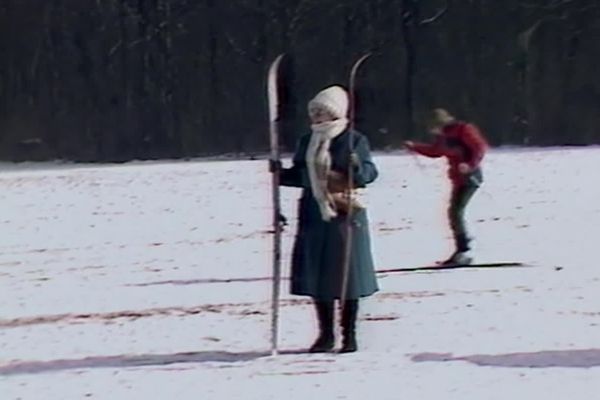 Dans les années 80, le parc d'Olhain dans le Pas-de-Calais était la plus basse station de ski de fond de France et accueillait 2 000 skieurs par semaine pendant un mois.