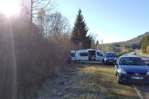 L'identification criminelle dans le secteur d'Aydat, le 2 décembre 2016, après la découverte d'un sac contenant des ossements.