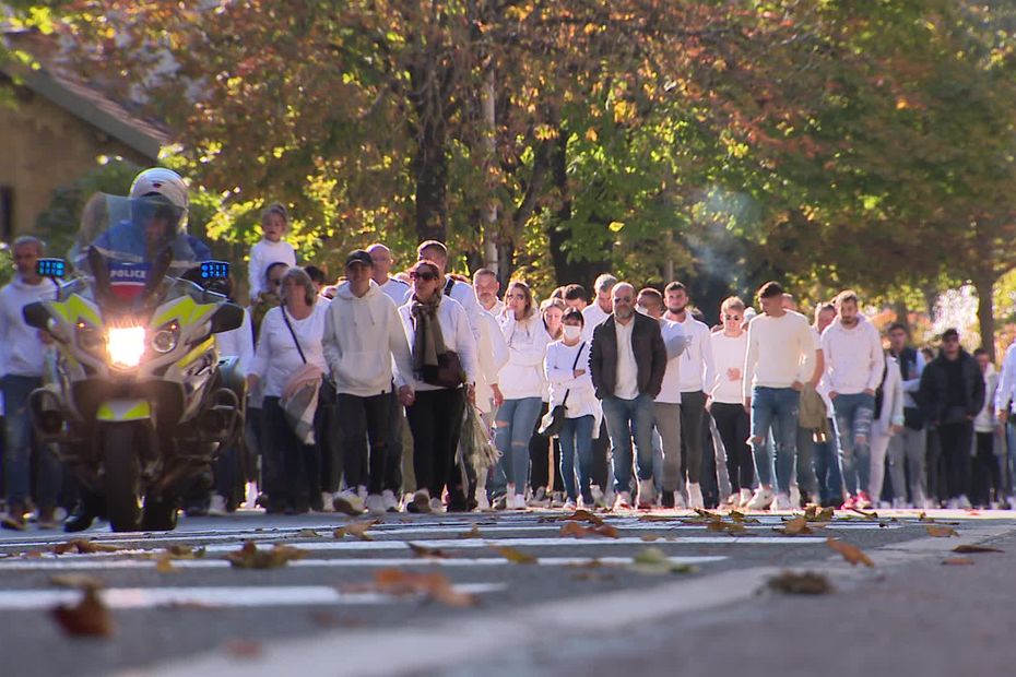 a white march for Enzo, killed at 20 in a road accident