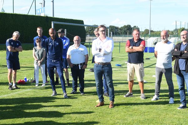 FC St Lô : les dirigeants du club ont été contraints de déposer une main courante pour faire cesser toutes menaces ou intimidations envers l'équipe d'éducateurs.