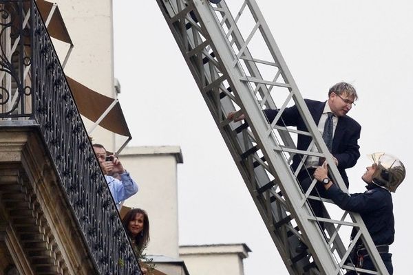 Hervé Couasnon est un habitué des coups d'éclat. Ici, lors de son évacuation de l'ambassade américaine à Paris en mars dernier.