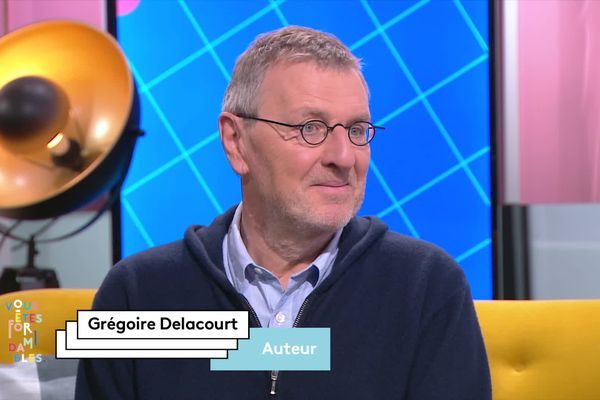 L'écrivain Grégoire Delacourt, né à Valenciennes, présente son livre "Une nuit particulière", le 25 mai 2023 sur le plateau de "Vous êtes formidables".