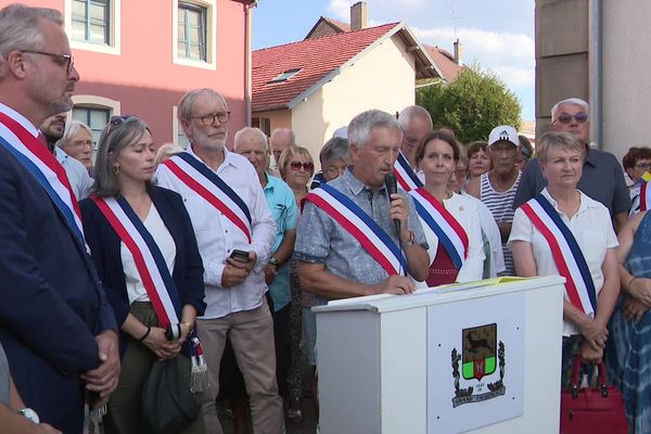 Au cours des dernières semaines, Jean-Paul Munnier avait été personnellement visé à deux reprises par des dégradations et des menaces, dont une à son domicile.