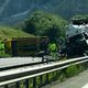Un poids lourd a percuté une remorque de signalisation de la société d'autoroute ATMB sur l'A40 en direction de Mâcon, à Bossey (Haute-Savoie).