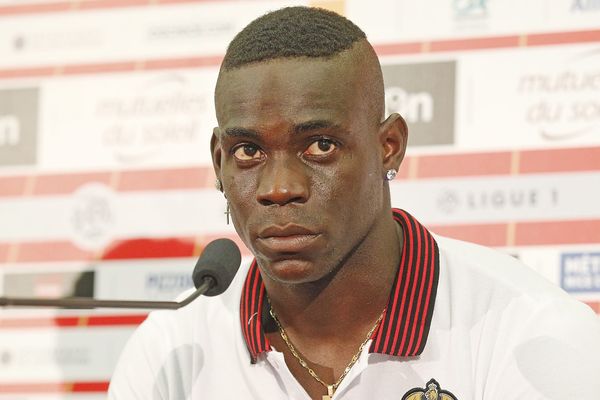 Mario Balotelli lors de sa présentation officielle à l'OGC Nice.