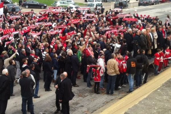 300 manifestants à Nîmes pour le Nîmes-Olympique