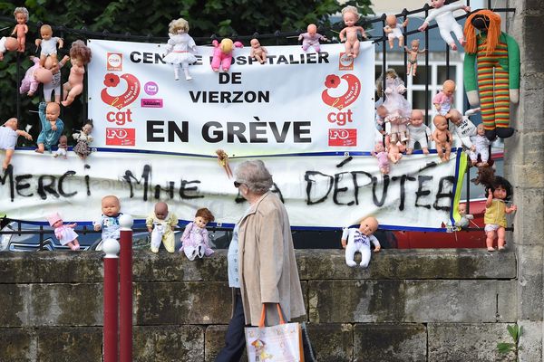 A Vierzon, le personnel de l'hôpital est en grève illimitée depuis le 11 juin dernier. 