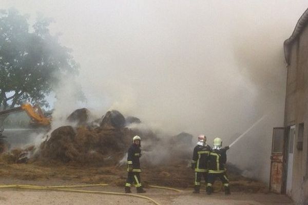 Incendie d’un hangar agricole à Seichebrières (Loiret)