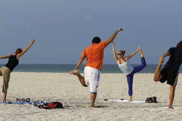 12 activités de coaching proposées gratuitement, tout l'été, dans les parcs de Marseille et sur les plages