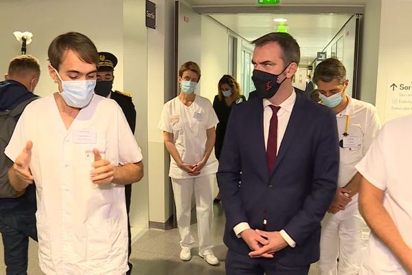 Le ministre de la Santé Olivier Véran, vendredi 8 octobre 2020 à l'hôpital du Nord Franche-Comté à Trévenans.