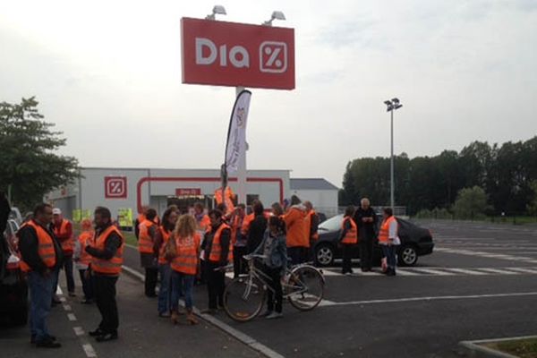 La CFDT manifeste contre les ouvertures des commerces le dimanche