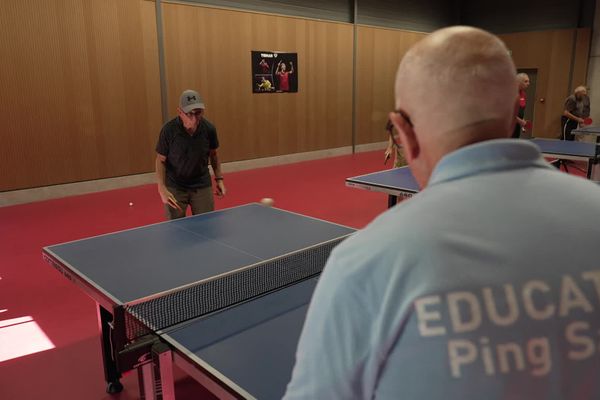 Le tennis de table est l'un des sports qui aident les malades atteints de Parkinson