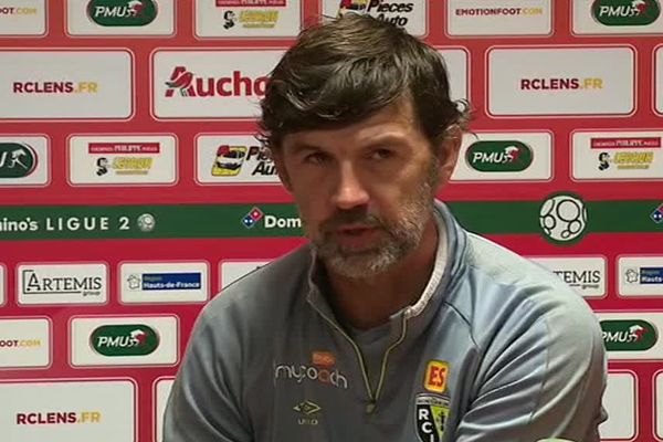 Eric Sikora, le coach du RC Lens, ce vendredi matin en conférence de presse