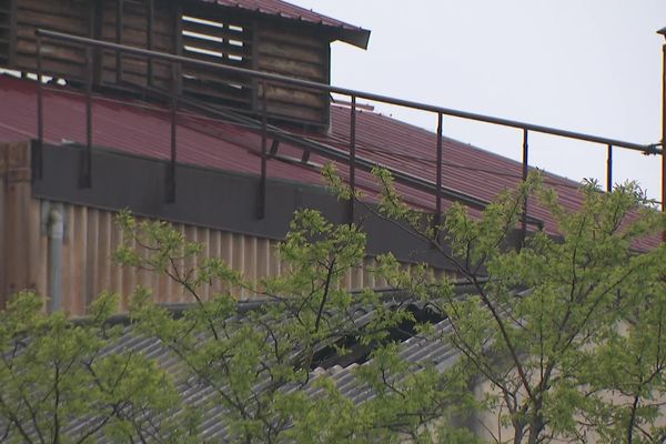 Le bâtiment était en cours de démolition et fermé au public.