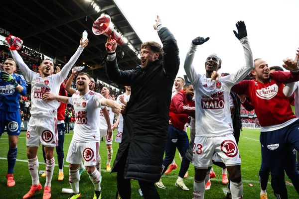 La joie de Brest, ce dimanche 28 avril 2024, au Roazhon Park, partagée avec les supporters qui avaient fait le déplacement à Rennes