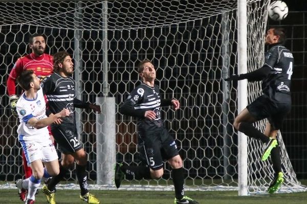 Pressés jusque dans les dernières secondes, les Genôts ont finalement cédé (2-1).