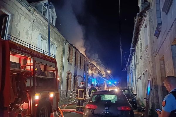 Le maire d'Aubusson s'est déplacé sur les lieux de l'incendie le nuit dernière.