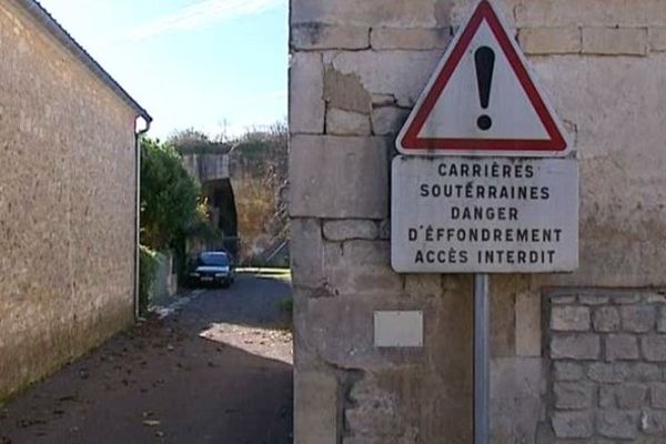 A Saint-Même-les-Carrières, les anciennes galeries souterraines ont fragilisé le sous-sol. 