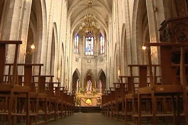 La cathédrale de Saint-Flour où les pilleurs de troncs se sont fait enfermer.