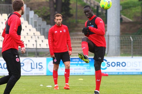 Aly Ndom, formé à Reims arrive à Caen