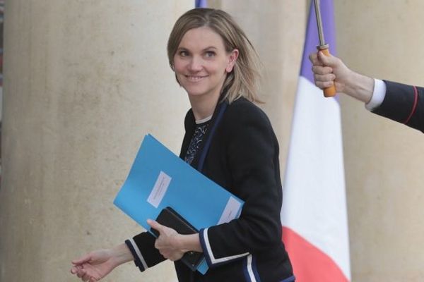 Déplacement sous canicule à Toulouse pour la ministre de la Transition énergétique en charge du climat, Agnès Pannier-Runacher.