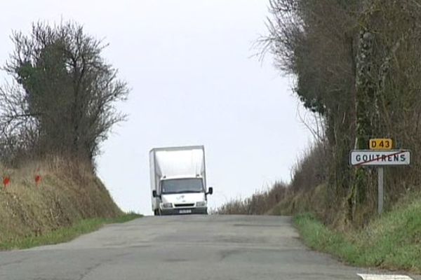 Dans cette camionnette, une salle de sports itinérante.