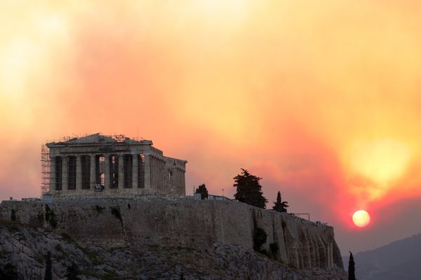 Des sapeurs-pompiers du sud-est sont envoyés en renfort sur l'incendie qui fait rage en Grèce.