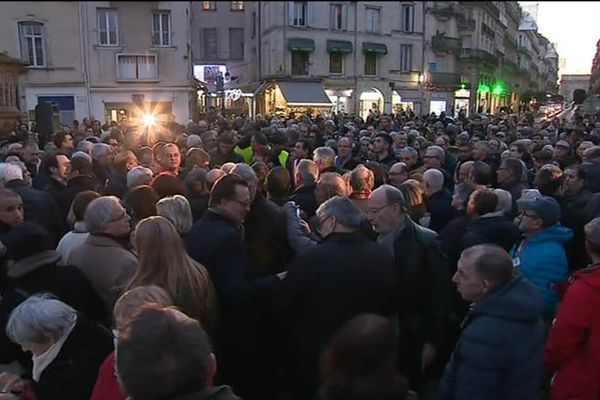 A Montpellier, plusieurs milliers de personnes ont participé mardi soir à un rassemblement contre la hausse des actes antisémites. 