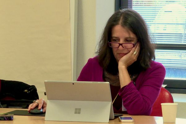 Christine Carmona, biographe hospitalière, écrit le récit des vies des patients malades aux Sables-D'Olonne