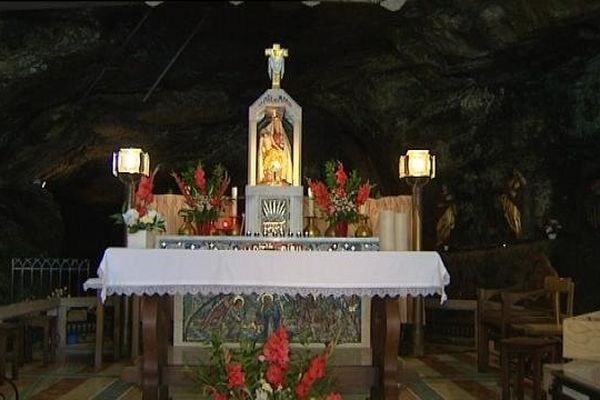 Une messe a été célébrée aujourd'hui dans la grotte de Remonot