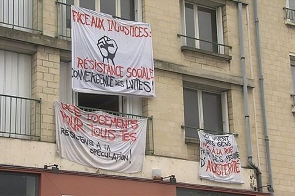 Cet immeuble situé au 5 rue Saint-Jean à Caen serait occupé depuis deux jours