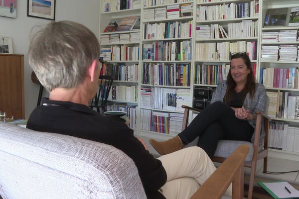 Lire délivre, c'est le nom qu'a choisi de donner Sandrine Lefevre à son activité de biblithérapeute.