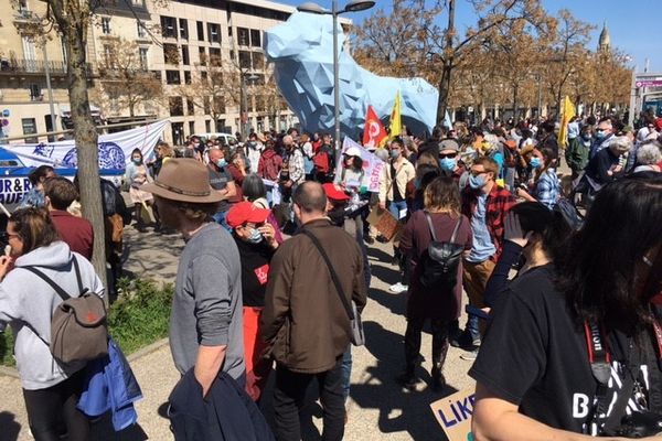 Marche pour le climat à Bordeaux, dimanche 28 mars 2021.